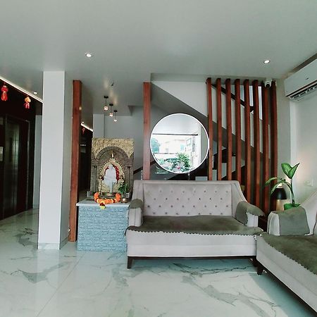 Hotel Sai Pratik, Newly Built Up, Complimentary Shuttle To The Temple シルディ エクステリア 写真