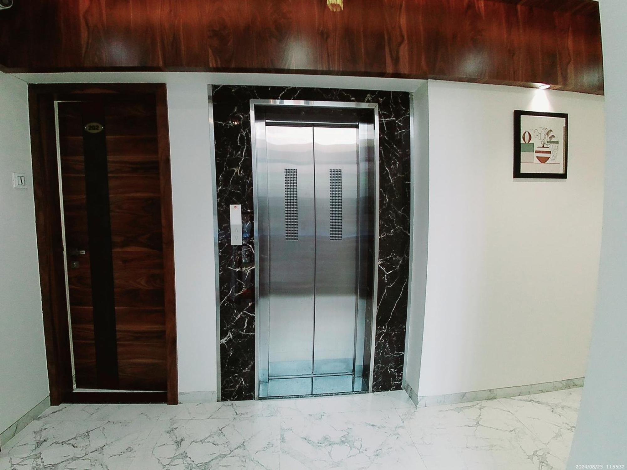 Hotel Sai Pratik, Newly Built Up, Complimentary Shuttle To The Temple シルディ エクステリア 写真