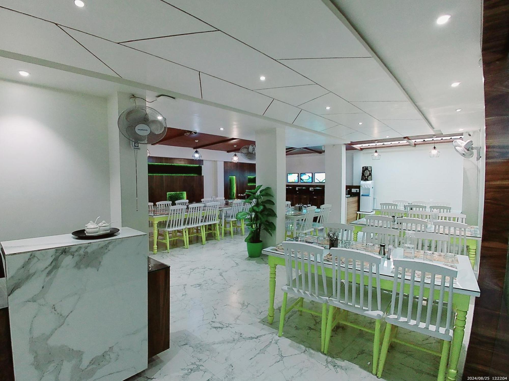Hotel Sai Pratik, Newly Built Up, Complimentary Shuttle To The Temple シルディ エクステリア 写真