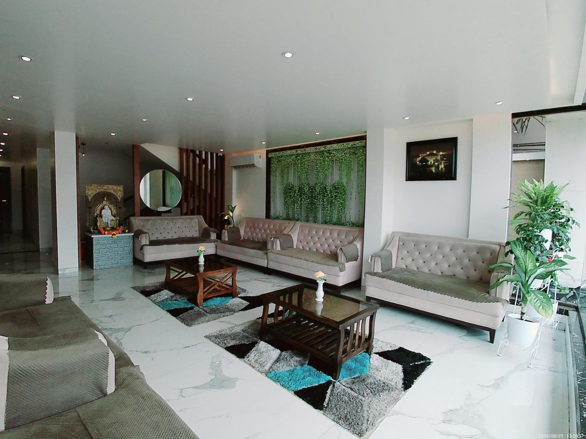 Hotel Sai Pratik, Newly Built Up, Complimentary Shuttle To The Temple シルディ エクステリア 写真